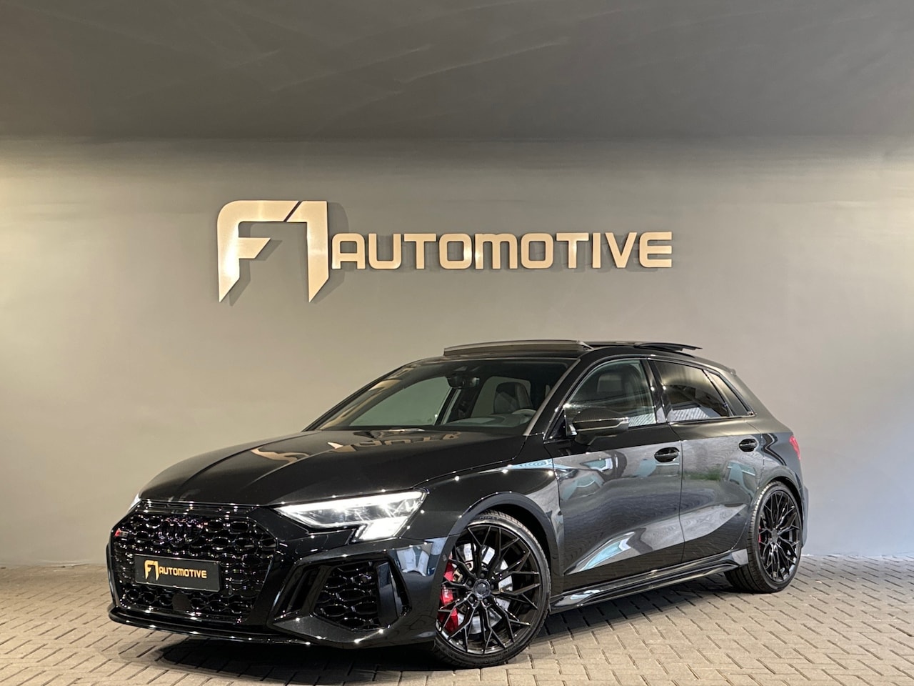 Audi RS3 - Sportback 2.5 TFSI Quattro Pano|B&O|HuD|Keyl|Carbon - AutoWereld.nl