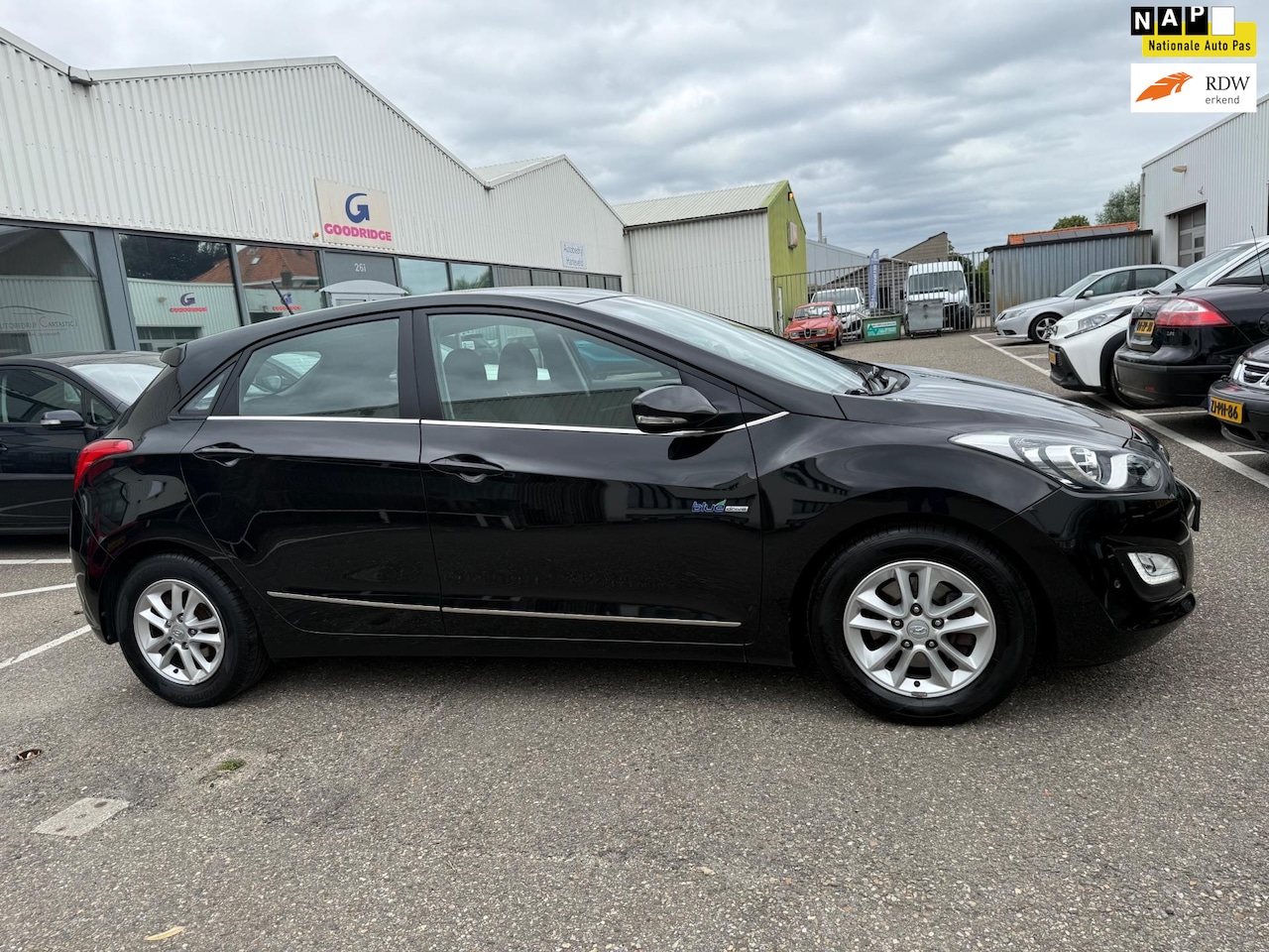 Hyundai i30 - 1.6 GDI i-Vision CLIMA | CRUISE CONTROL | NAVIGATIE | CAMERA | PDC | DEA;ER ONDERHOUDEN | - AutoWereld.nl
