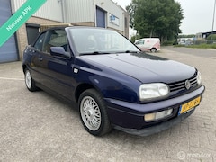 Volkswagen Golf Cabriolet - 1.8