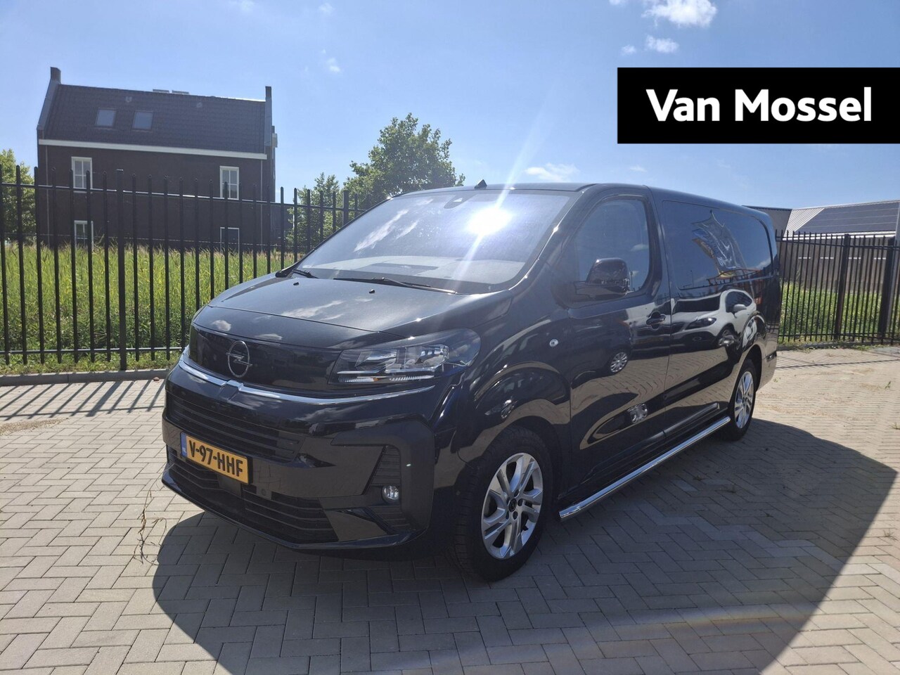 Opel Vivaro - 2.0 Diesel 180 S&S L3 Automaat | leder | Trekhaak | Navi - AutoWereld.nl