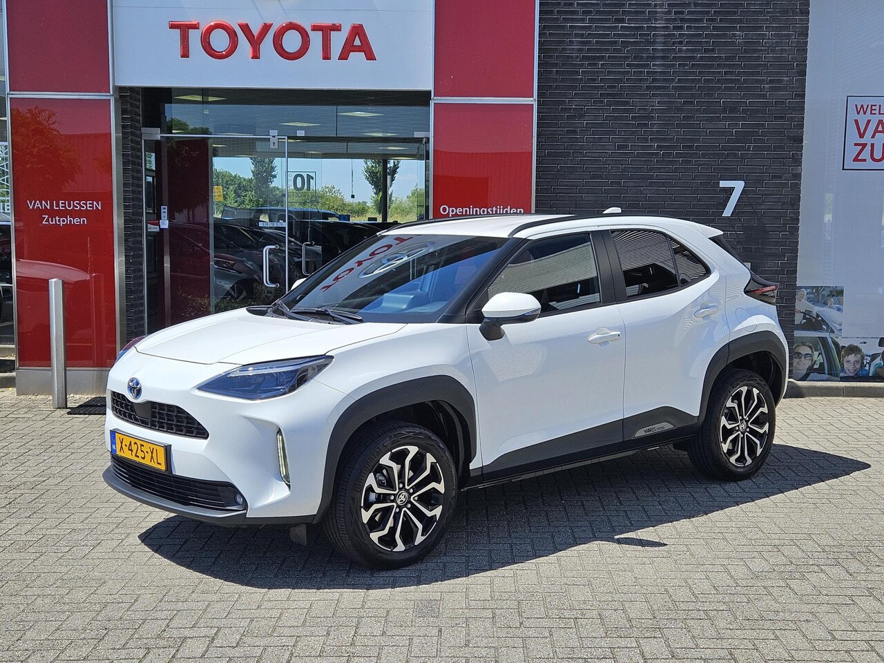 Toyota Yaris Cross - 1.5 Hybrid Business Plus APPLE/ANDROID AD-CRUISE NAVI  17'' LM VELGEN - AutoWereld.nl