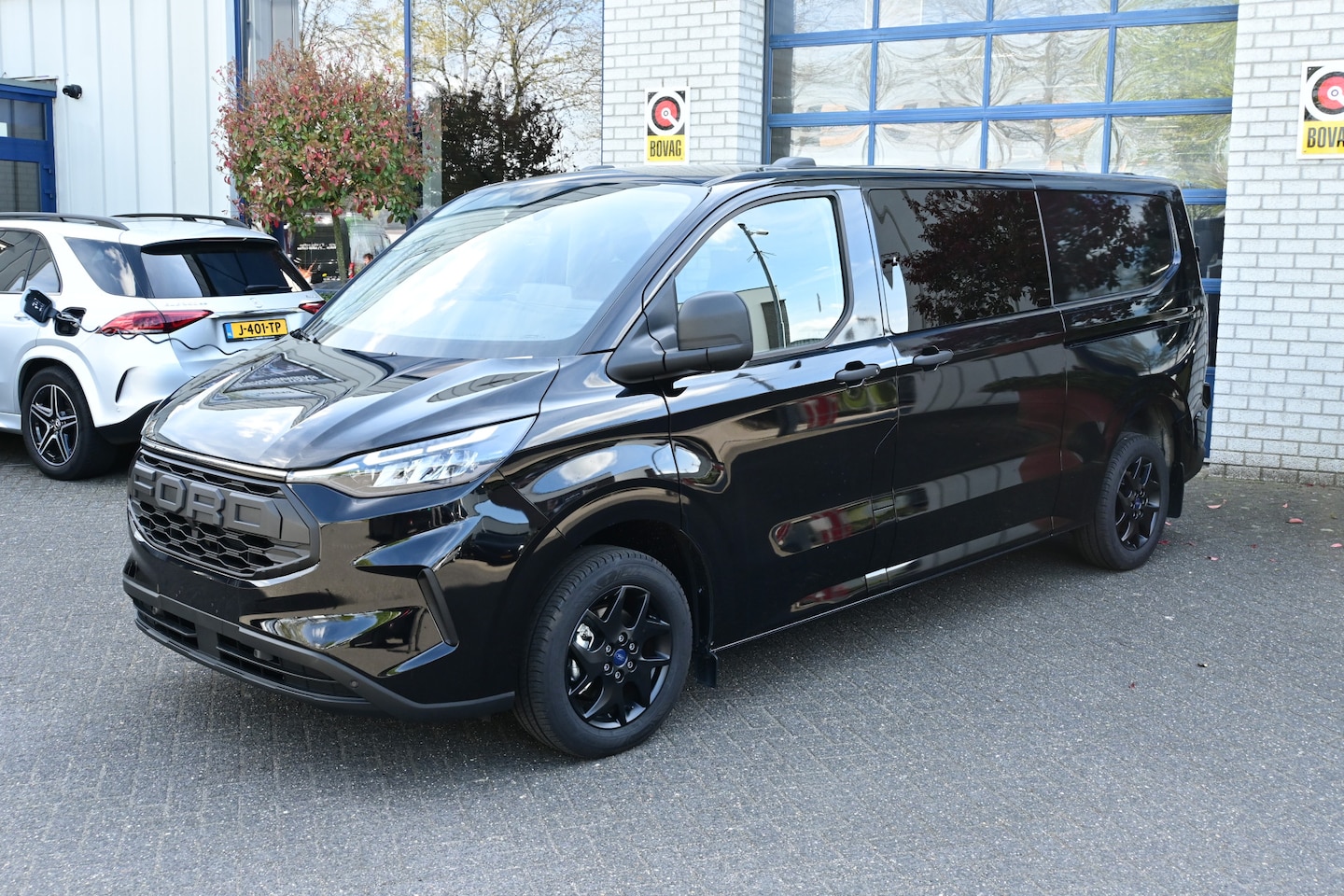 Ford Transit Custom - Trend 320L DC L2 2.0 TDCI 150 pk LED, ACC, 2 Schuifdeuren, Navigatie, Camera - AutoWereld.nl