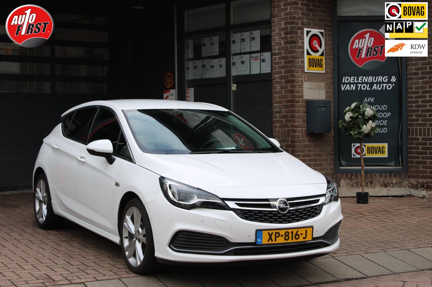 Opel Astra - 1.6 Turbo 200PK // Carplay // Stoel/stuurverwarming voor/achter // PDC // Vol opties - AutoWereld.nl