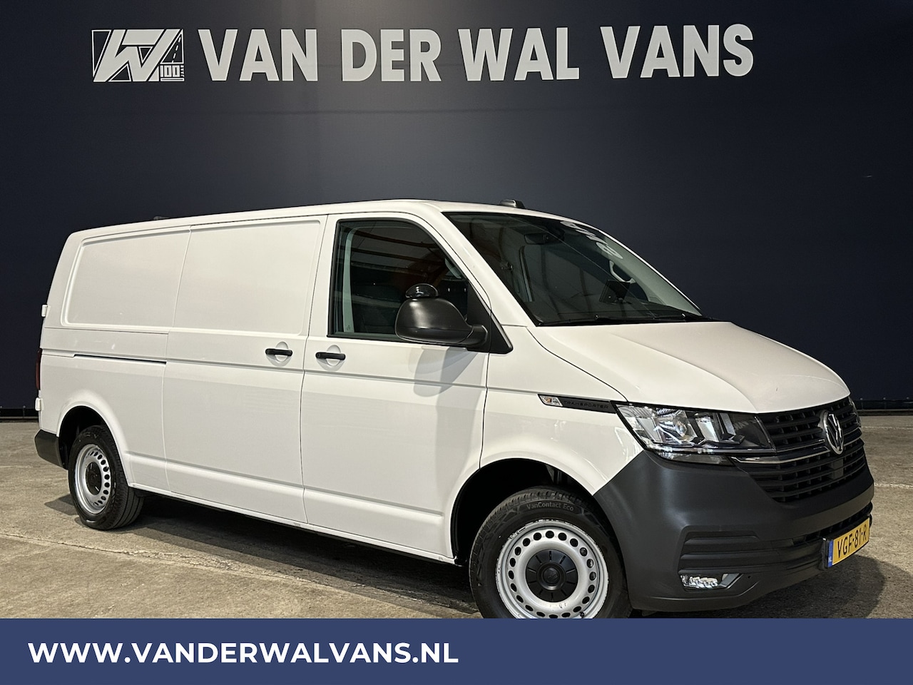 Volkswagen Transporter - 2.0 TDI L2H1 Euro6 Airco | Apple Carplay | Cruisecontrol | Camera | Trekhaak Android auto, - AutoWereld.nl