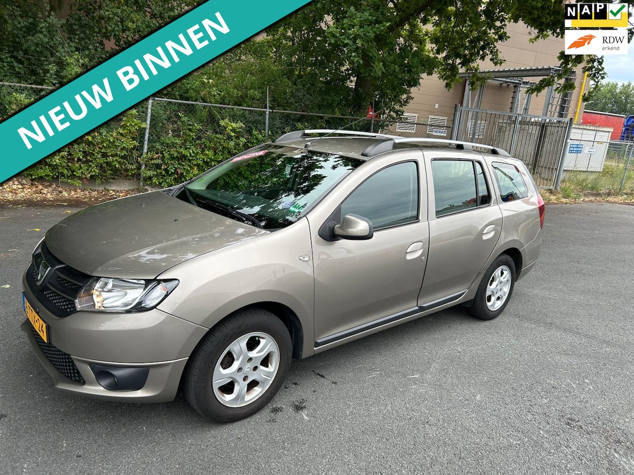 Dacia Logan MCV - 0.9 TCe Prestige NETTE AUTO RIJDT EN SCHAKELT GOED - AutoWereld.nl