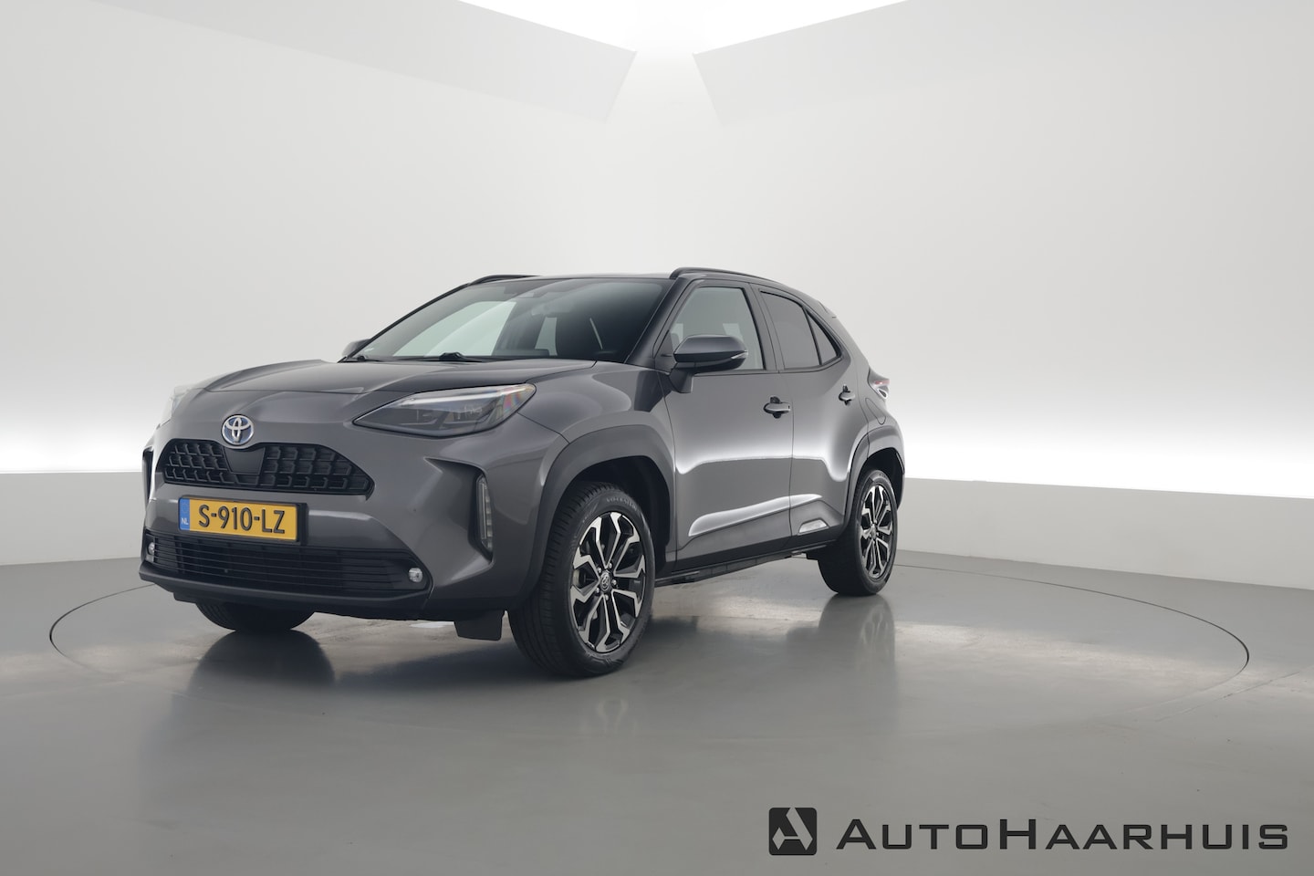 Toyota Yaris Cross - 1.5 Hybrid Dynamic | Navi | Camera | Keyless | Adapt. Cruise | All Seasons - AutoWereld.nl