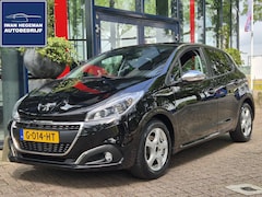 Peugeot 208 - 1.2 PureTech Signature | Trekhaak | Navigatie via Smartphone | Cruise Control | Airconditi