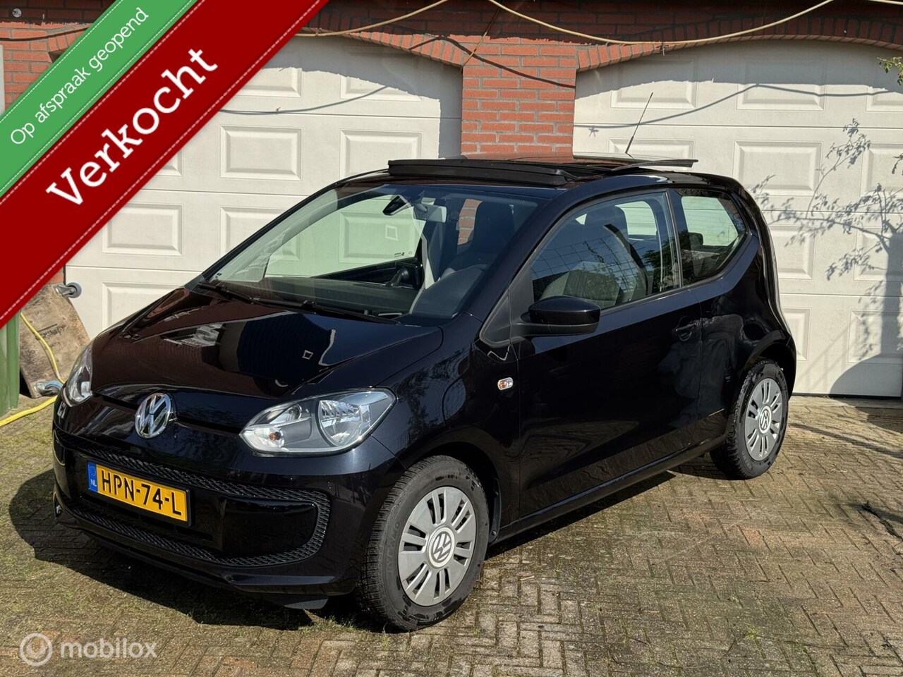 Volkswagen Up! - 1.0 high up! BlueMotion| Panodak| Pdc| Airco - AutoWereld.nl