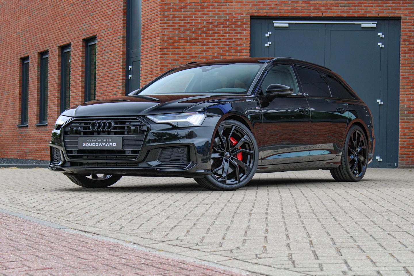 Audi A6 Avant - 55 TFSI V6 quattro S edition | Luchtvering | 4-wiel best. | Pano | HUD | B&O | Trekhaak - AutoWereld.nl