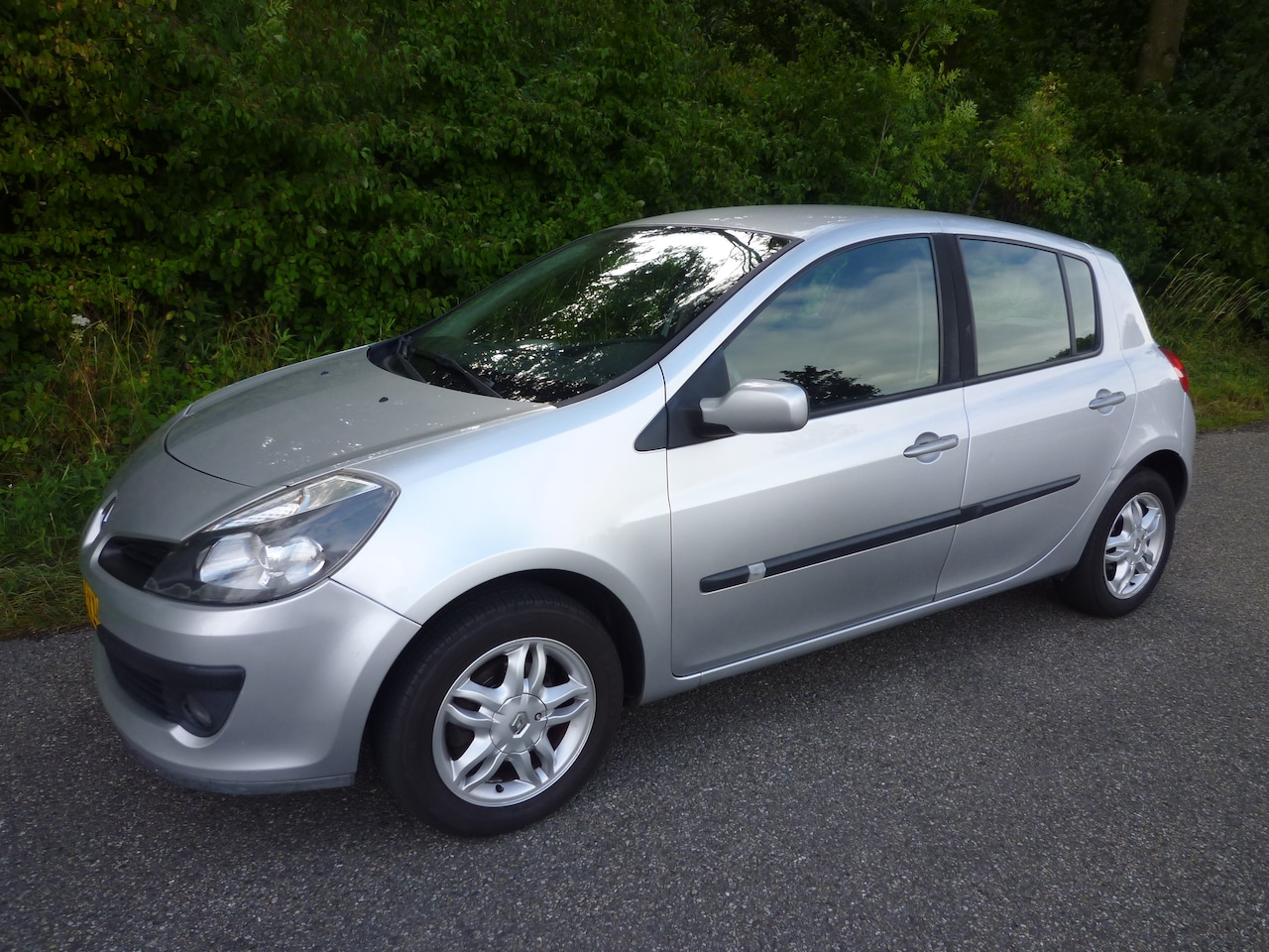 Renault Clio - 1.6-16V Dynamique Luxe - AutoWereld.nl
