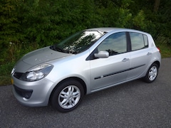 Renault Clio - 1.6-16V Dynamique Luxe