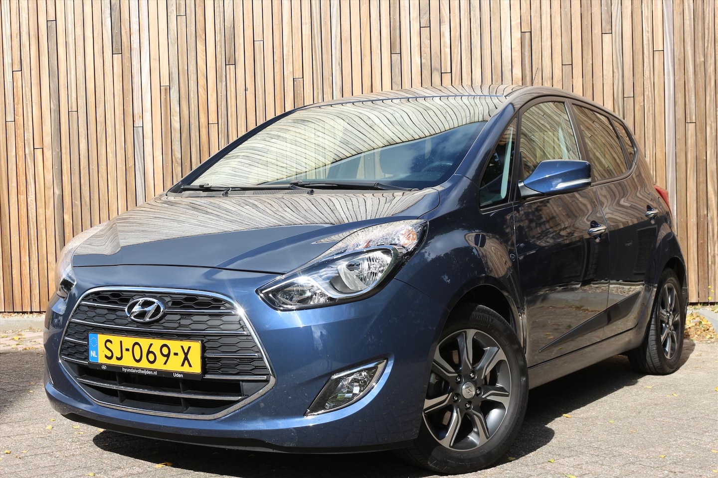 Hyundai ix20 - 1.4i blue 90pk Go! - AutoWereld.nl