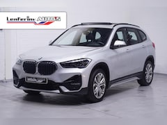 BMW X1 - sDrive18i Sport Line Panodak Head-up Camera Leder Sportstoelen PDC v+a Stoelverwarming Led