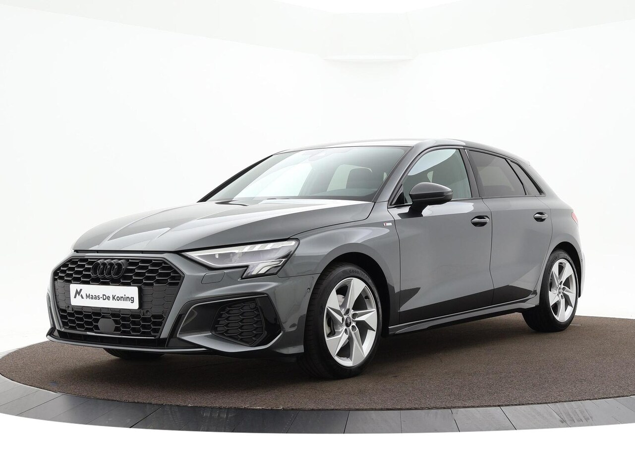 Audi A3 Sportback - 35 TFSI S edition · Apple/Android Car Play · Camera · P-Sensoren · Park Assist · Navi · Zw - AutoWereld.nl