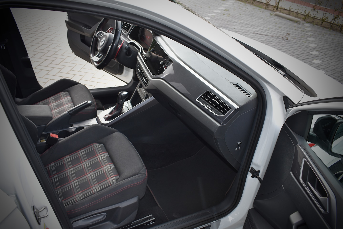 Volkswagen Polo - 2.0 TSI GTI - AutoWereld.nl