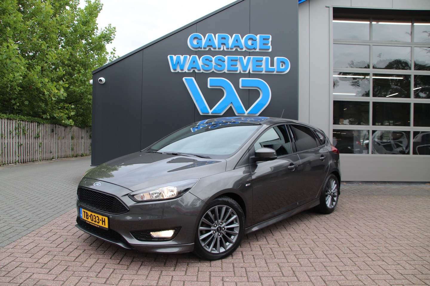 Ford Focus - 1.0 ST-Line CarPlay/Cruise/ALL SEASON/Camera/Navi - AutoWereld.nl