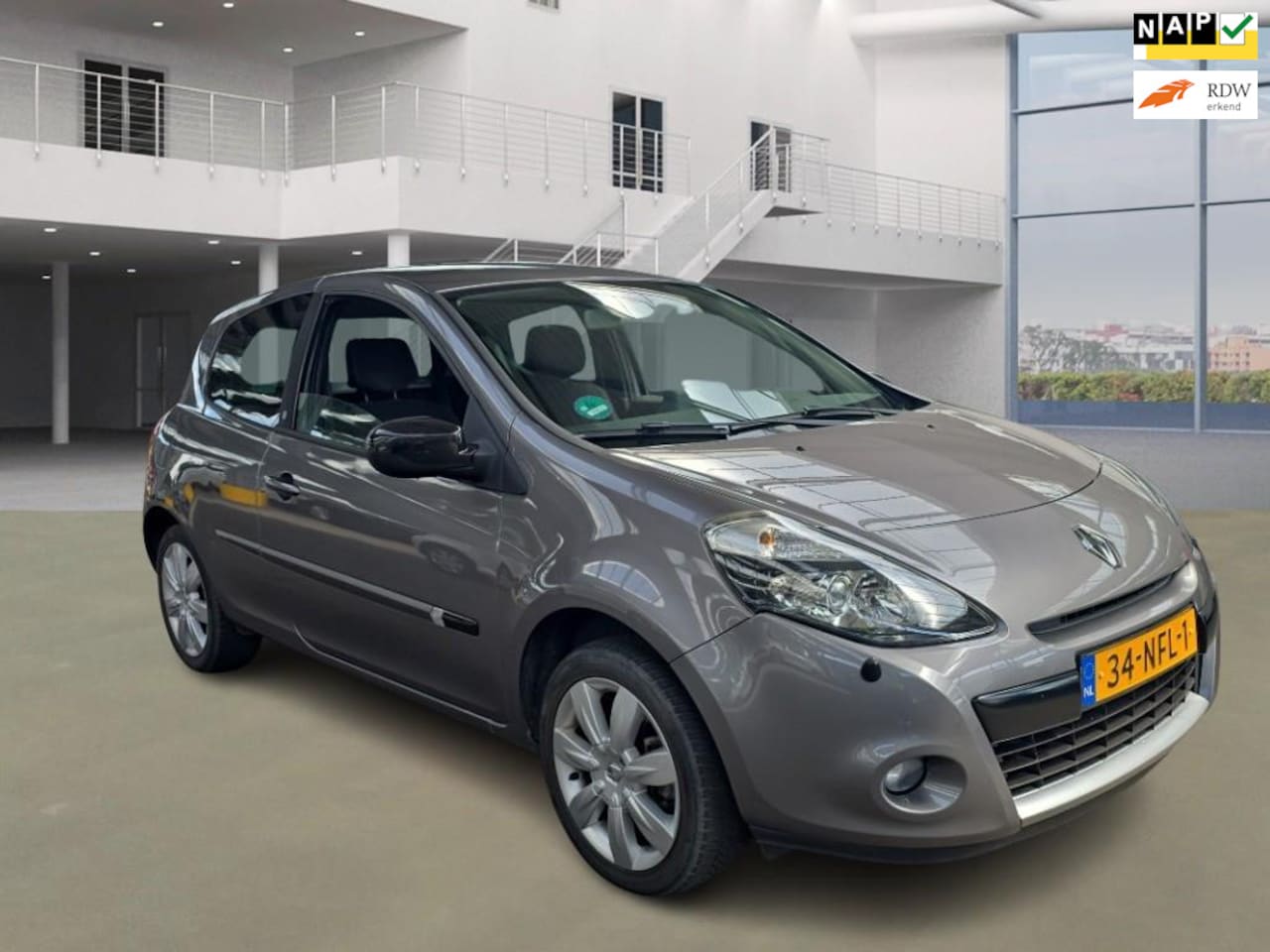 Renault Clio - 1.6 20th Anniversary / NL PRIJS 4800 - AutoWereld.nl
