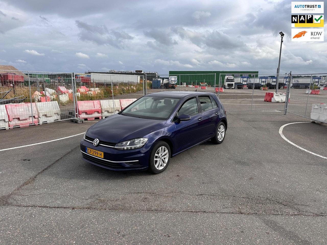 Volkswagen Golf - 1.6 TDI Highline Business R Automaat.Navi.Ex Bpm - AutoWereld.nl