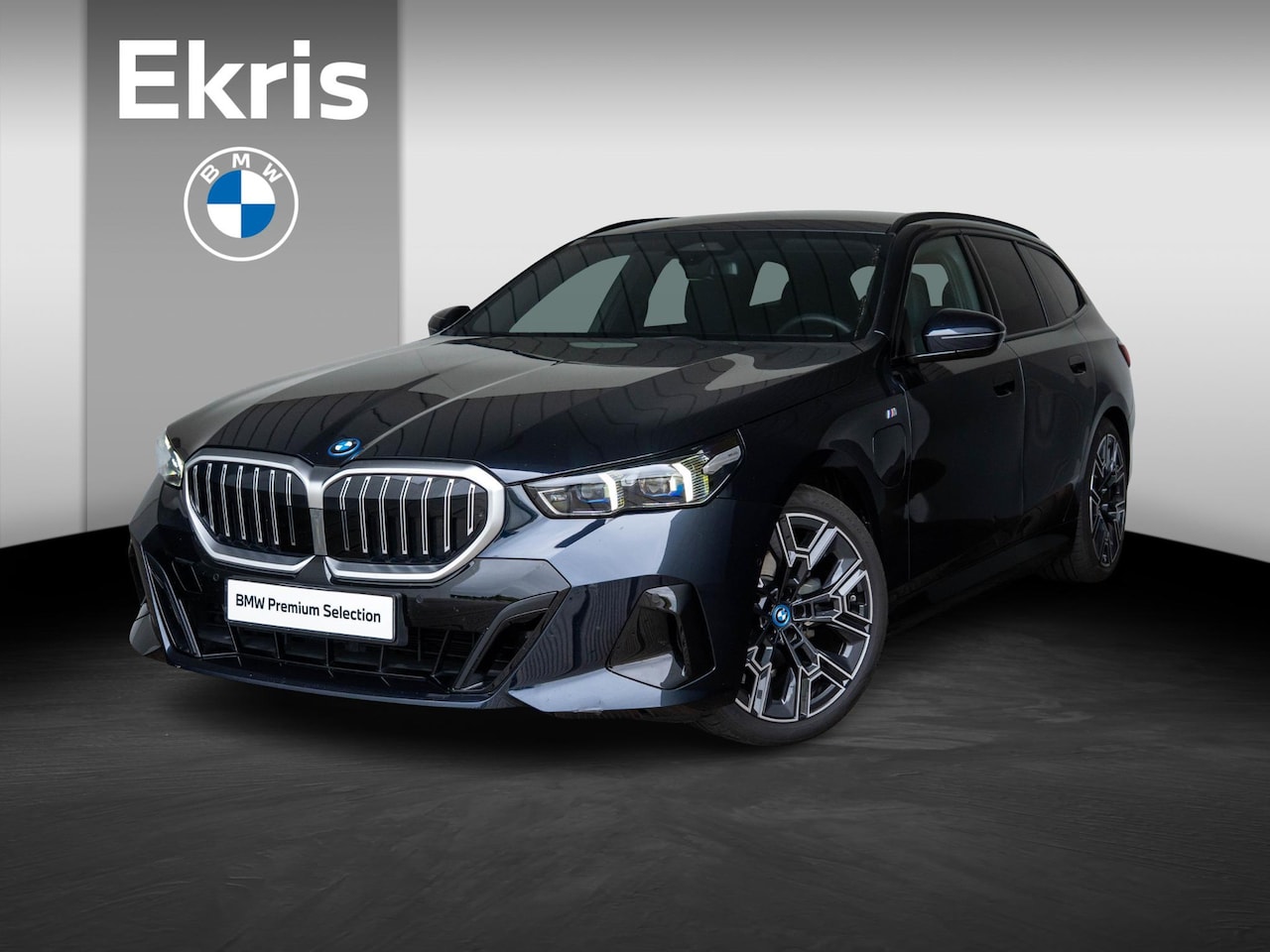BMW 5-serie Touring - 530e | M Sportpakket | Travel Pack | Elektrische Trekhaak | Driving Assistant Plus | Comfo - AutoWereld.nl
