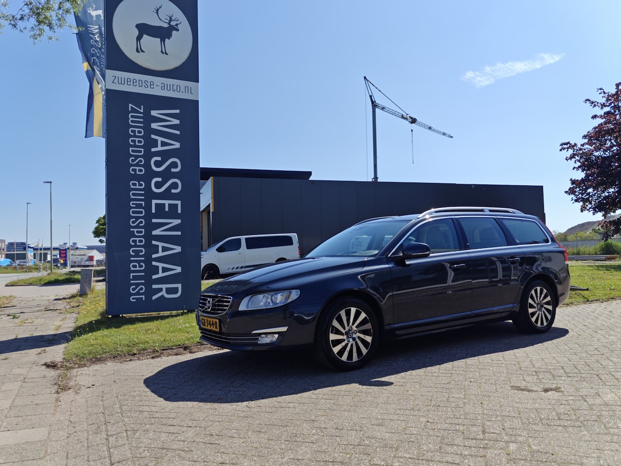 Volvo V70 - 2.0 D4 Inscription Edition | Alleen EXPORT | Trekhaak | - AutoWereld.nl
