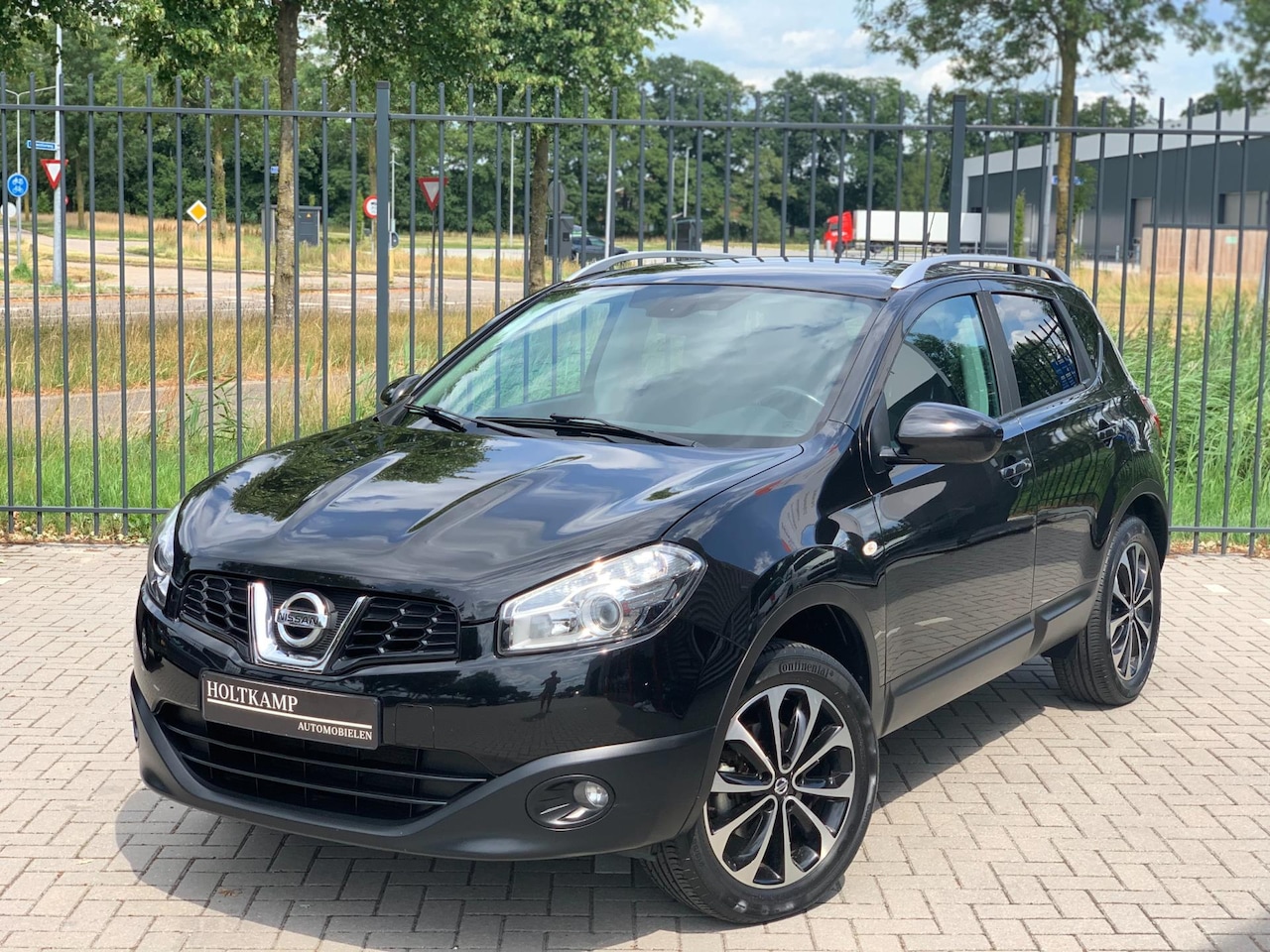 Nissan Qashqai - 2.0 Tekna | PANO | CRUISE | TREKHAAK | CLIMA - AutoWereld.nl