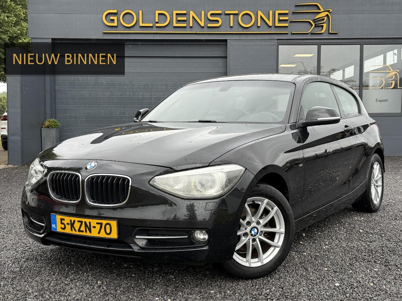 BMW 1-serie - 114i Business+ Navi,Leder,6 Bak,PDC,Harman Kardon,Lm velgen,102pk,Nieuwe Apk bij Afleverin - AutoWereld.nl