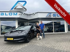 Tesla Model 3 - NIEUWSTE MODEL PANO+AUTOPILOT+LAGE KM STAND