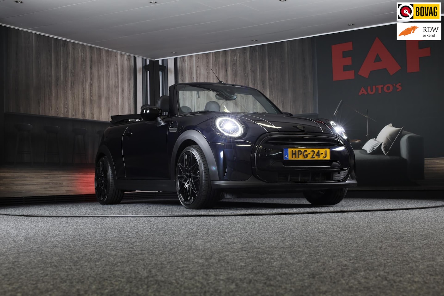 MINI Cabrio - Mini 1.5 Cooper / AUT / Navi / 136 Pk / Cruise Control / Leder / Ecc / Elek Pakket / Led / - AutoWereld.nl