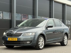 Skoda Octavia - 1.6 TDI JOY Xenon AUTOMAAT EURO-6
