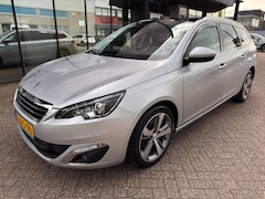 Peugeot 308 SW - 1.2 e-THP Première / Pano'dak / Keyless / Xenon / Trekhaak