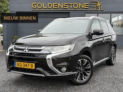 Mitsubishi Outlander - 2.0 PHEV Executive Edition Navi, Camera, Alcantara, Trekhaak, Stoelverkoeling, Stoelverwar