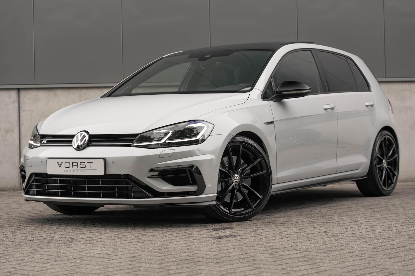 Volkswagen Golf - 2.0 TSI 4Motion R Performance Pano Akra DCC - AutoWereld.nl
