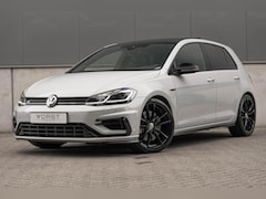 Volkswagen Golf - 2.0 TSI 4Motion R Performance Pano Akra DCC