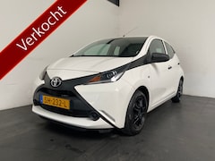 Toyota Aygo - 1.0 VVT-i x-fun Airco. Cruise . 5-Deurs APK 07-2026