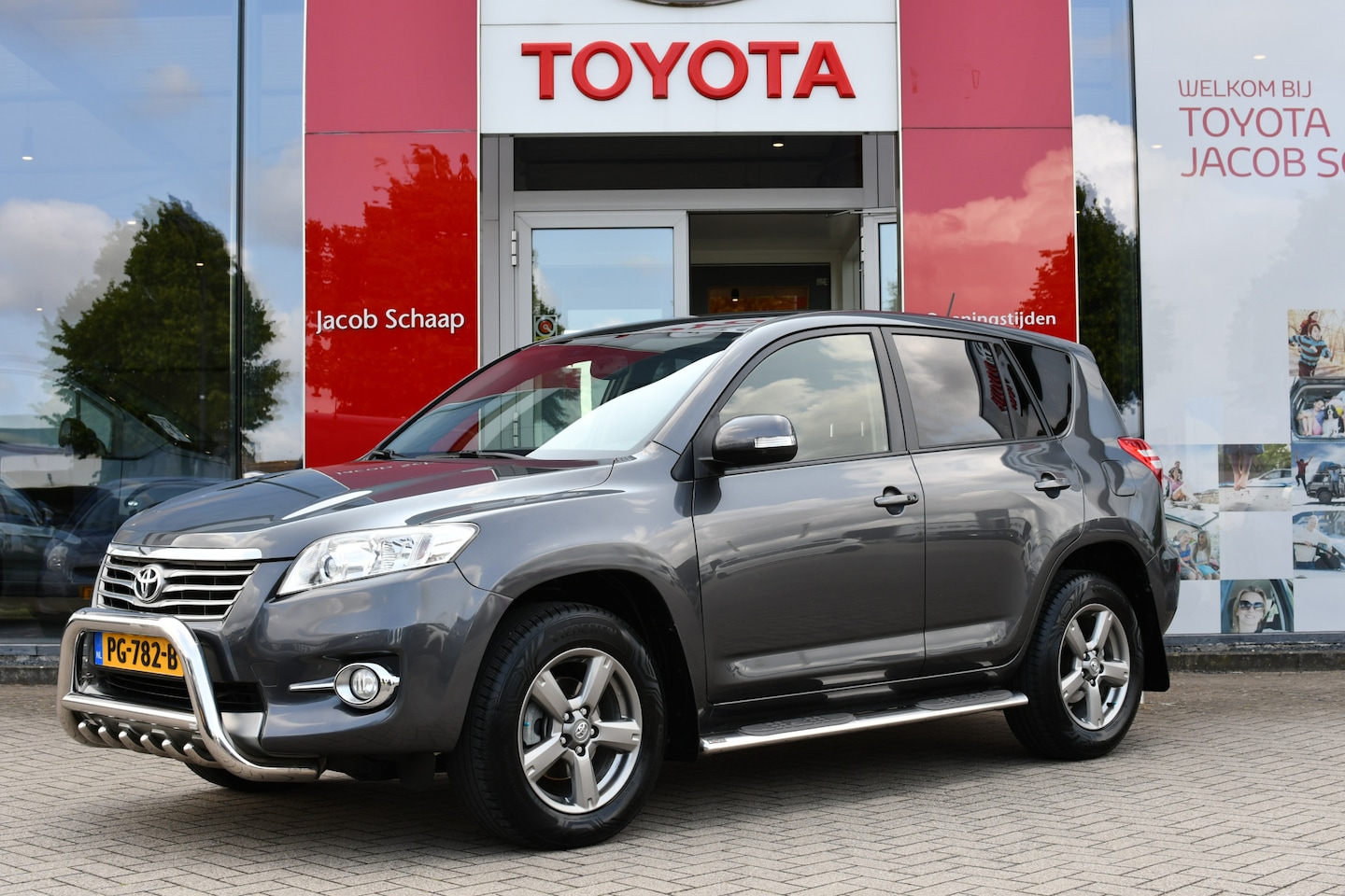 Toyota RAV4 - 2.0 VVT-i Executive Business Automaat 158pk | Trekhaak 1.500kg geremd! | Navigatie | Nieuw - AutoWereld.nl