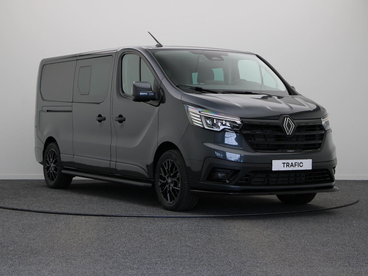 Renault Trafic - 2.0 dCi EDC 170pk T29 L2H1 Extra DC | Anniversary+ | Lederen bekleding | Frontlip | Spoile - AutoWereld.nl