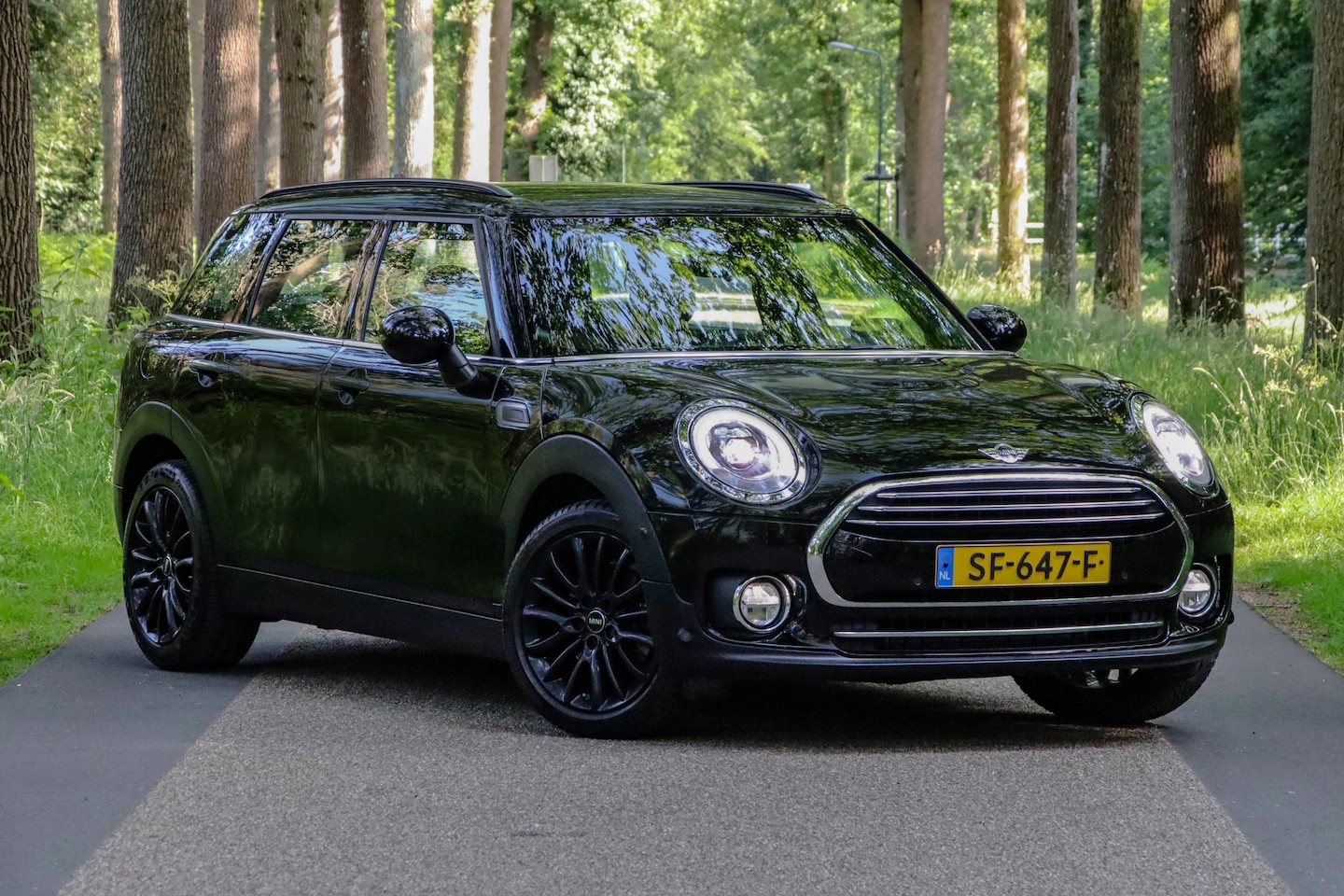 MINI Clubman - 1.5 Cooper Chili Business Plus LCI-Automaat–HUD–Harman-Kardon-Alcantara - AutoWereld.nl