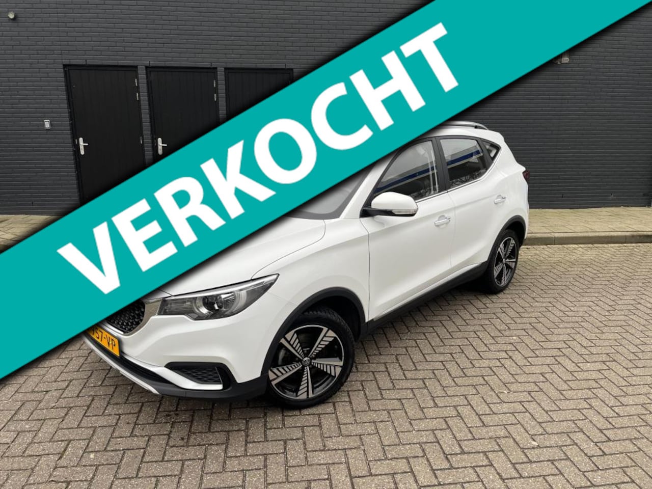 MG ZS - Luxury 45 kWh Panoramadak Leer NAP - AutoWereld.nl