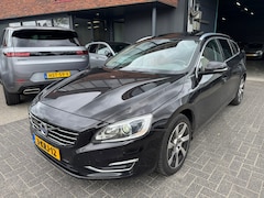 Volvo V60 - 2.4 D6 AWD Plug-In Hybrid SCHUIFDAK ACC BLIS LEDER XENON TREKHAAK