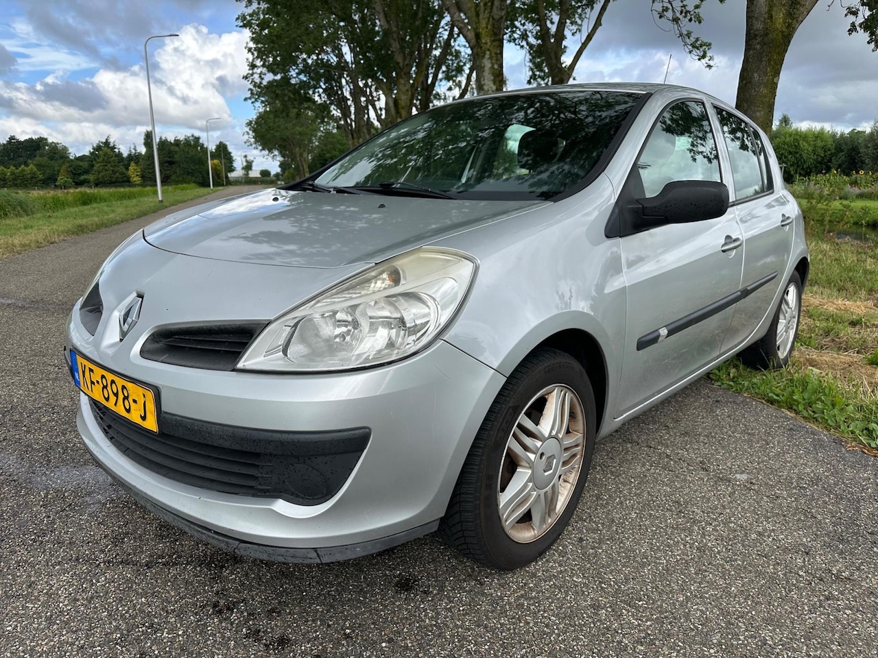 Renault Clio - 1.2-16V Authentique|rijdt goed - AutoWereld.nl