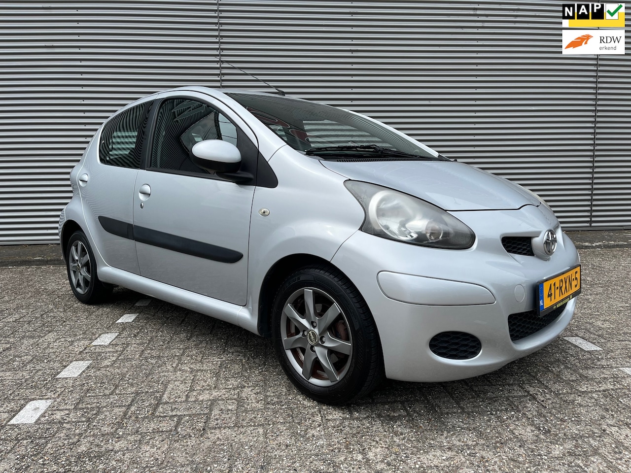 Toyota Aygo - 1.0-12V 5drs Comfort Navigator - Airco - 1e eigenaar - isofix - aux aansluiting - Lm velge - AutoWereld.nl