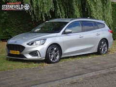 Ford Focus Wagon - 1.0 125pk Hybrid ST-Line met Navi en WinterPack