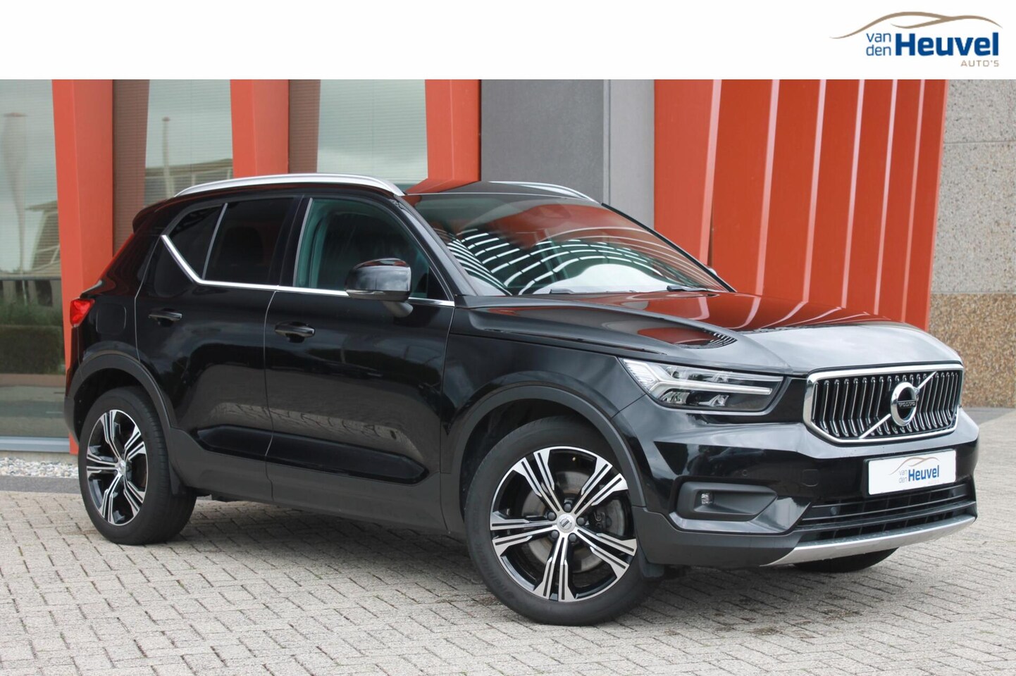Volvo XC40 - T4 Recharge Inscription | Trekhaak | Leder | Parkeercamera | Keyless - AutoWereld.nl
