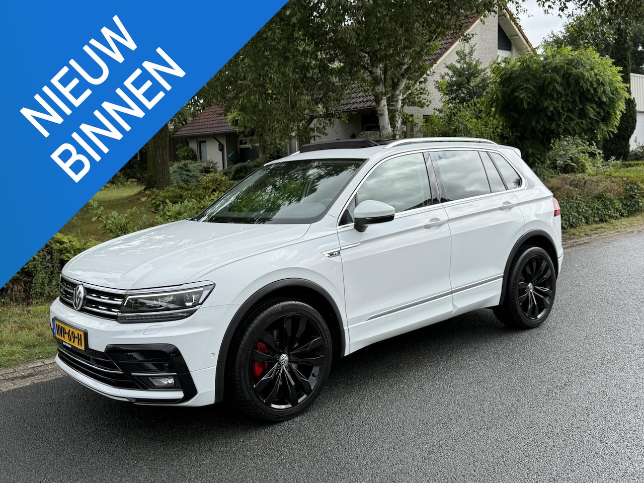 Volkswagen Tiguan - 2.0 TSI 4Motion 230PK DSG R-Line•Pano - AutoWereld.nl