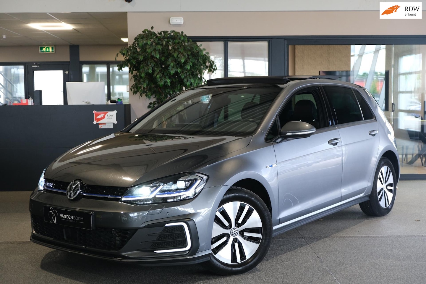 Volkswagen Golf - 1.4 TSI PHEV GTE DSG 204pk Navi Pano Virtual Trekhaak ACC - AutoWereld.nl