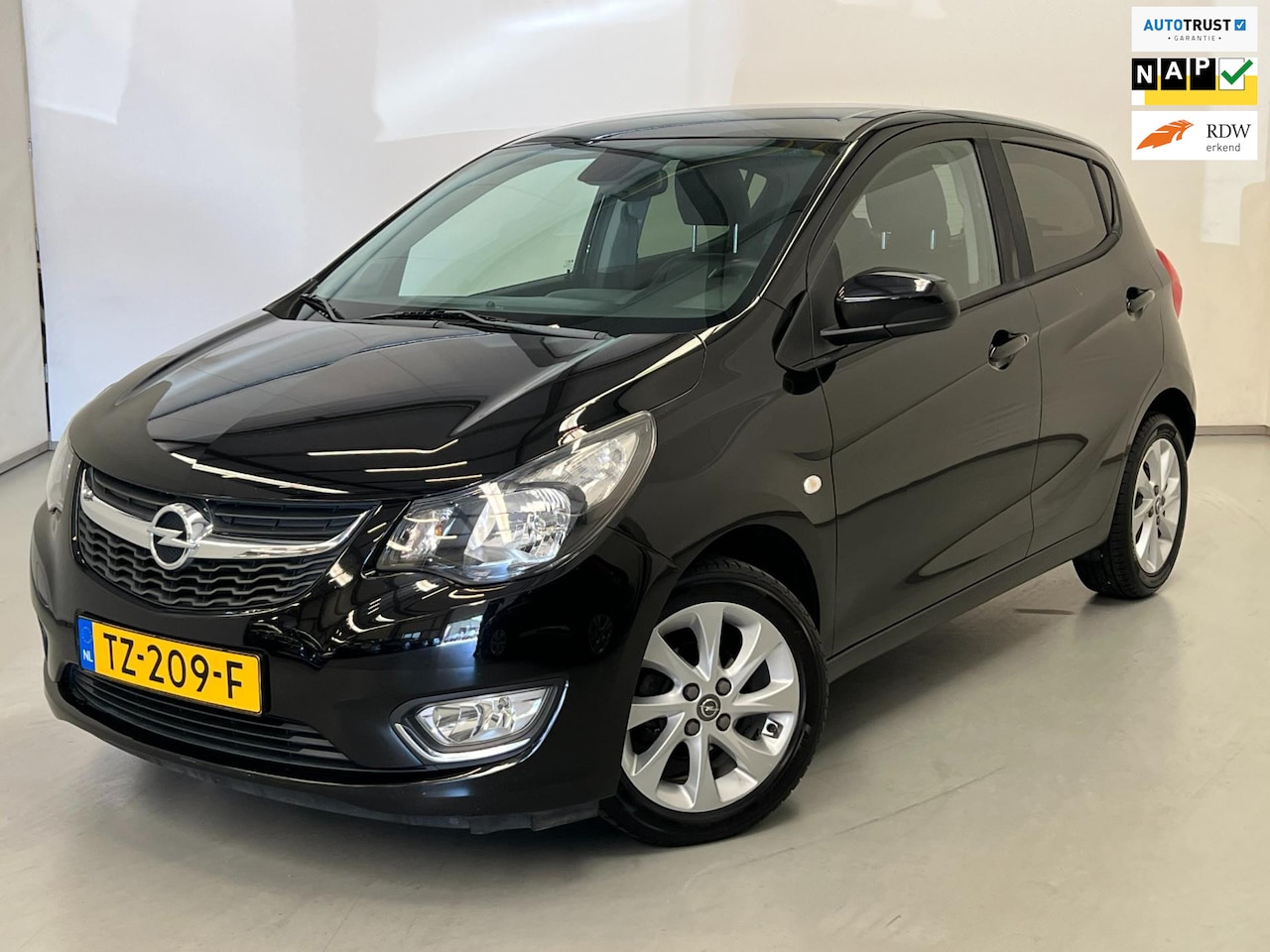 Opel Karl - 1.0 Innovation / Navi / Stoel + Stuurverwarming - AutoWereld.nl