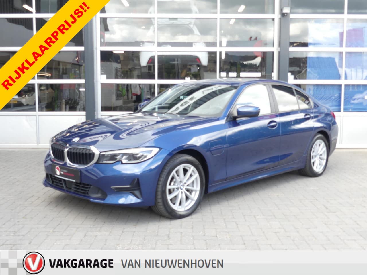 BMW 3-serie - 320i High Executive 320i High Executive - AutoWereld.nl