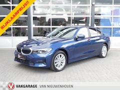 BMW 3-serie - 320i High Executive
