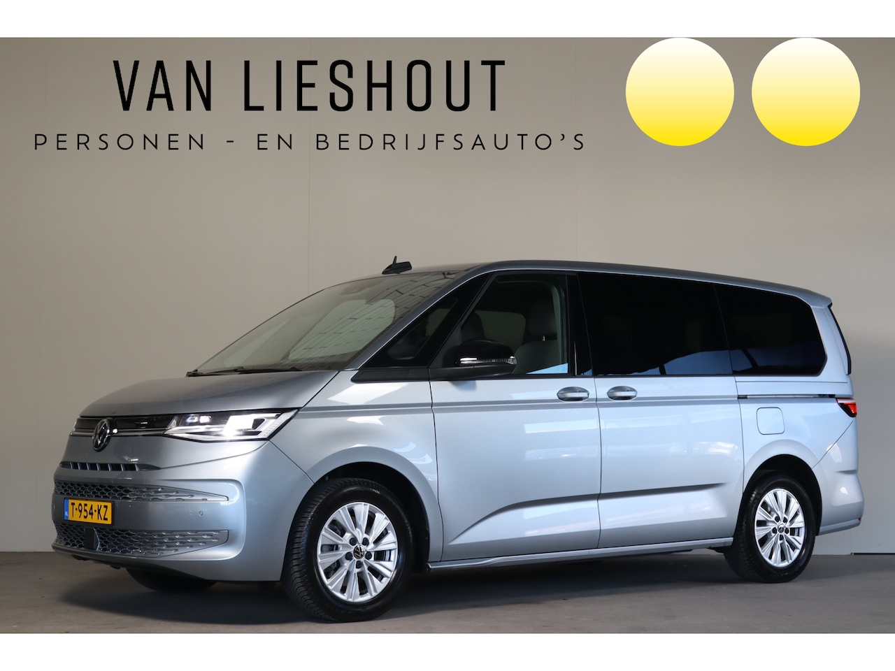 Volkswagen Multivan - 1.4 eHybrid L2H1 Style NL-Auto!! Pano-dak I 7-Pers. I Elek.Trekhaak - AutoWereld.nl