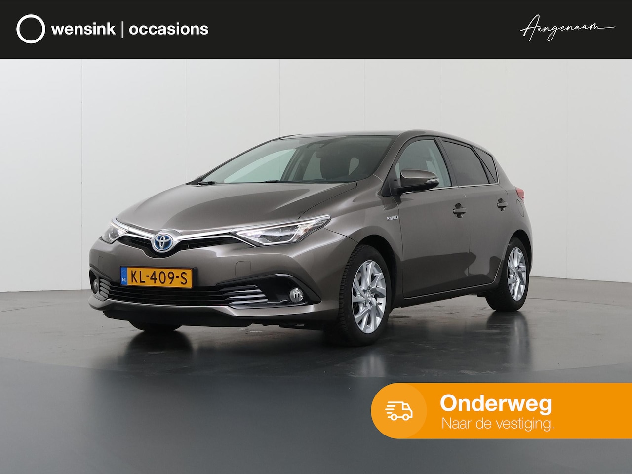 Toyota Auris - 1.8 Hybrid Dynamic | Trekhaak | Panoramadak | Navigatie | Parkeercamera | Climate Control - AutoWereld.nl
